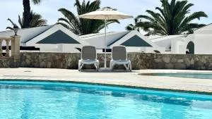 Caleta de Fuste Apartment- Sleeps4- Pool- Garden - La Guirra