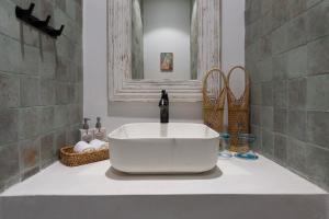 Tembo Beach Club & Resort