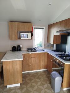 Campings MHVACANCES LOUENT PLUSIEURS MOBILHOMES DANS CAMPING 4 ETOILES PROCHE CHATEAUX et ZOO BEAUVAL : photos des chambres