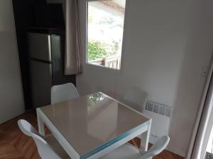Campings MHVACANCES LOUENT PLUSIEURS MOBILHOMES DANS CAMPING 4 ETOILES PROCHE CHATEAUX et ZOO BEAUVAL : photos des chambres