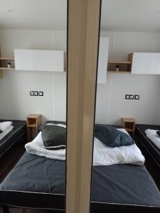 Campings MHVACANCES LOUENT PLUSIEURS MOBILHOMES DANS CAMPING 4 ETOILES PROCHE CHATEAUX et ZOO BEAUVAL : photos des chambres