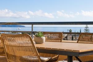 Vue mer sublime, terrasse ensoleillée et parking