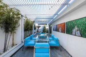Luxurious and Stylish Villa With Pool & Jacuzzi