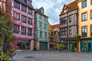 Maisons de vacances Loulou maison de ville sur 4 niveaux au coeur de ville : photos des chambres