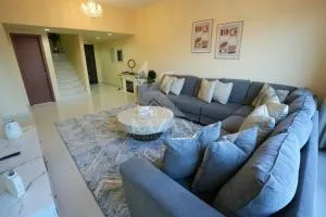 Kazan Homes - Huge - 2BR Duplex apartment with Full Ocean View - Fujairah - Ghurfah
