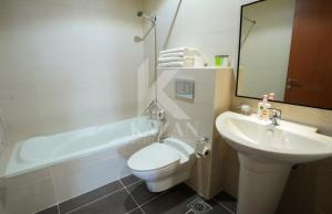 Kazan Homes - Huge Leisure Retreat - 2BR Duplex apartment - Outdoor Sitting & Full Ocean View - Fujairah