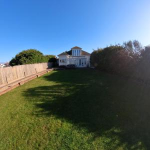 2100 Sq Ft Beach House with large garden