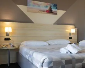 Hotel Giallo - Viarolo