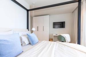 Mediterranean Villa next to Sea