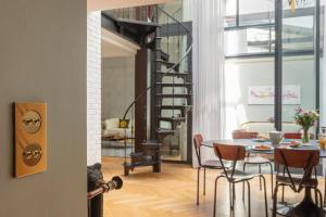 Parisian loft with plenty of light and solarium in Bastille area