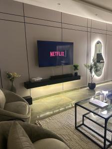 Al Aqeeq Apartment B1 Smart Check in