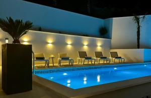 Luxus App RUBIN mit Traumblick Pool Balkon Lift