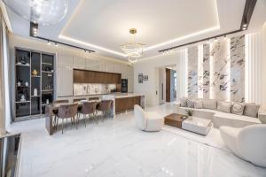 Luxurious High-End Central Grand Residence next to the Basilica