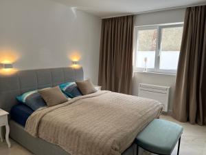 Luxus App RUBIN mit Traumblick Pool Balkon