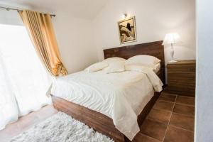 Scenic Two Bedroom Villa with Private Pool