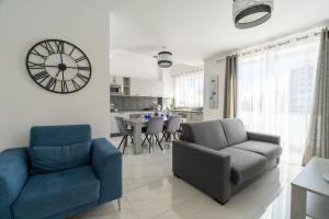 Sliema A26 - 5 mins walk to Valletta Ferry - Shopping Mall and Bay by QuickTrips