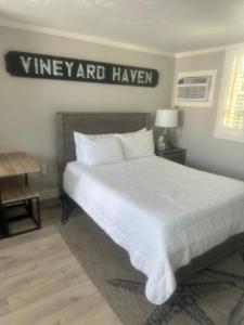 Vineyard Harbor Motel