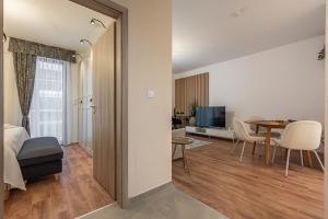 Elegant, high end, central condo