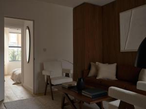 JAPANDI ESCAPE 3BR Designer Flat with Garden