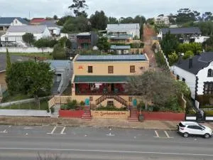 Suntouched Inn - Elim