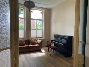 Villa free standing 25 min Amsterdam 10 min beach