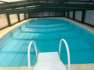 Farmyard at Kerespars, 3 Houses, Sleeps 30 with pool - Langolen