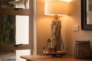 Seal Point, spacious beach villa on the beach