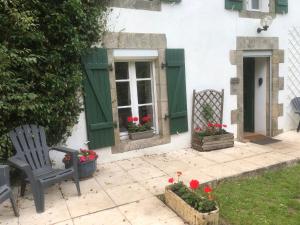 Maisons de vacances Farmyard at Kerespars, 3 Houses, Sleeps 30 with pool : photos des chambres