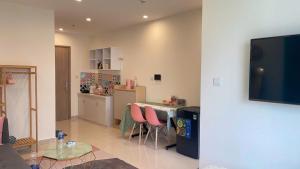 Phong Linh homestay-Studio view hồ bơi vườn Nhật