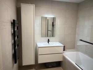 2 Bedroom Apartment Near Beach