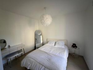 2 Bedroom Apartment Near Beach