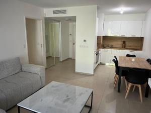 2 Bedroom Apartment Near Beach