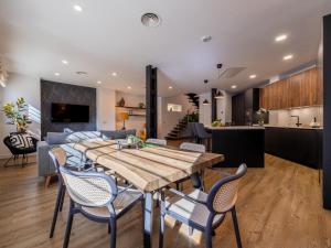 Málaga Huelin Casa moderna 3hab wifi con enorme terraza junto a playa