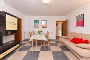 Apartments Presika 2372