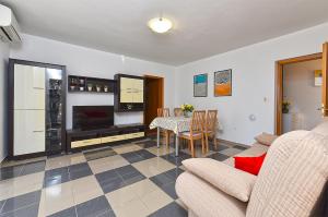 Apartments Presika 2372