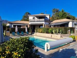 côte et mer - appartement haut standing dans villa avec piscine et vue mer - Pruno