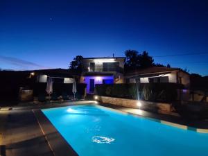 Appartements cote et mer - appartement haut standing dans villa avec piscine et vue mer : photos des chambres