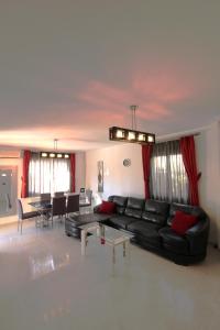 4 Bedroom Family Villa with Private Pool in Villa Martin