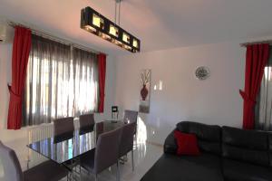 4 Bedroom Family Villa with Private Pool in Villa Martin