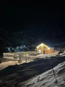 FamilyHouseTabagan гостевой дом,коттедж в горах для компании с террасой и баней - Taūtürgen