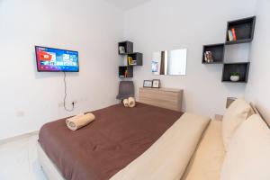 Sliema A25 - 5 mins walk to Valletta Ferry - Shopping Mall and Bay by QuickTrips