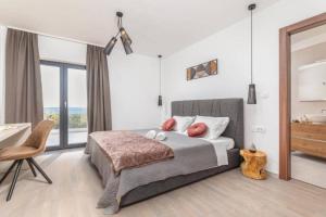 Elegant Villa With Pool And Sauna