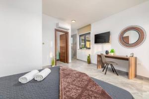 Elegant Villa With Pool And Sauna