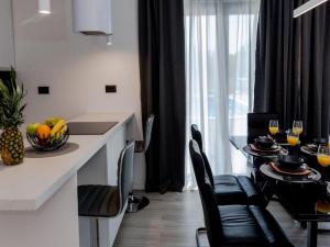 Elegant Oasis Villa with Pool,Jacuzzi and Relaxing Area