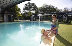 Campings Chalet 4 etoiles - Piscine - ccafdif : photos des chambres