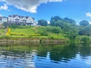 Riverside Manor - Offenham