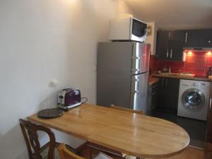 Appartements Studio lumineux avec balcon, WiFi et parking a Brides-les-Bains - FR-1-512-242 : photos des chambres