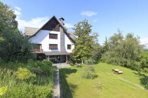 Villa Tudor - Beautiful large villa amidst lush green nature!