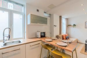 Maisons de vacances Maison 2 chambres avec petite cour, proche metro : photos des chambres