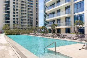 Dubai Harbour & Sea Views 1 BR Near Key Landmarks, Marina Vista T1, Emaar Beachfront by Deluxe Holiday Homes